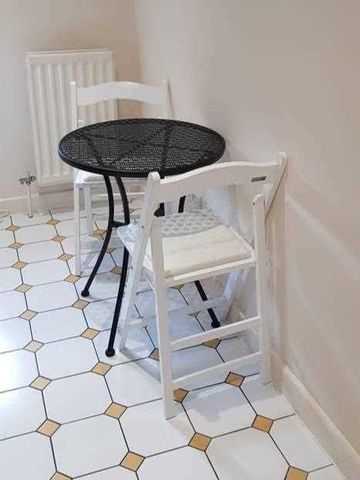 3 bedroom apartment to rent - Photo 4