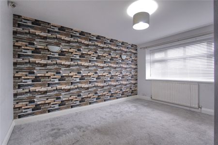 3 bed end of terrace house to rent in Sandwell Avenue, Middlesbrough, TS3 - Photo 5