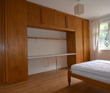 4 Bedroom Semi-Detached House - Photo 5