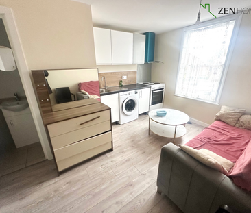 Studio to rent - Photo 1