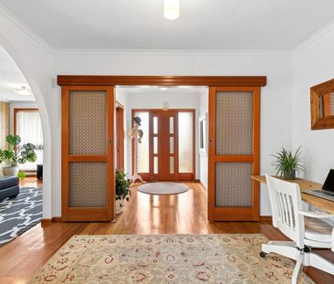 Solid original brick home with endless potential - Photo 5