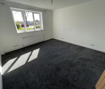 4 bedroom bungalow to rent - Photo 1