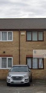 6 bedroom detached house to rent - Photo 4