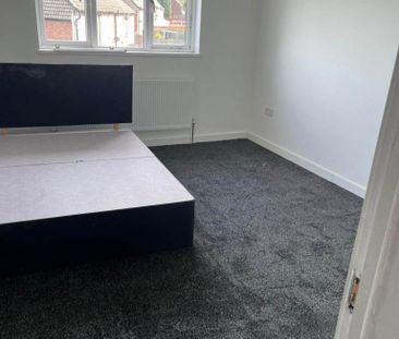 2 bedroom semi-detached house to rent - Photo 5