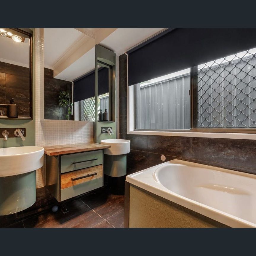 Sunshine Coast lifestyle and entertaining to perfection! - Photo 1