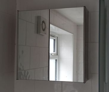 Room in a Shared House, Moore Close, CR4 - Photo 3