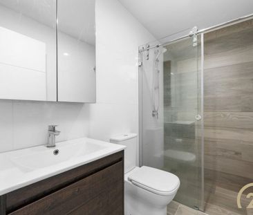 Spacious Modern 2 Bedroom Apartment in Prime Liverpool CBD Location! - Photo 5