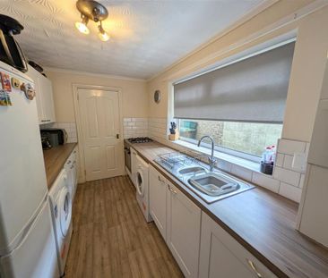 3 bedroom terraced house to rent - Photo 2
