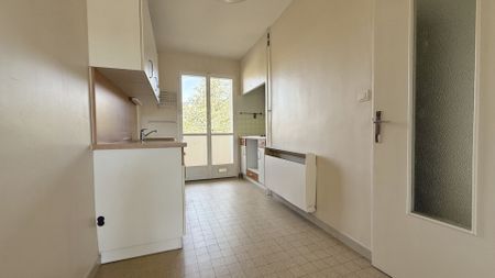 A 15 min à pied du centre-ville, appartement 91m² dernier étage - Photo 4