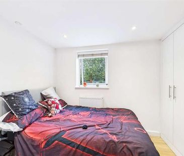 Ray Park Avenue, Maidenhead, Berkshire, SL6 - Photo 2