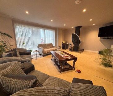 5 bedroom detached house to rent - Photo 3