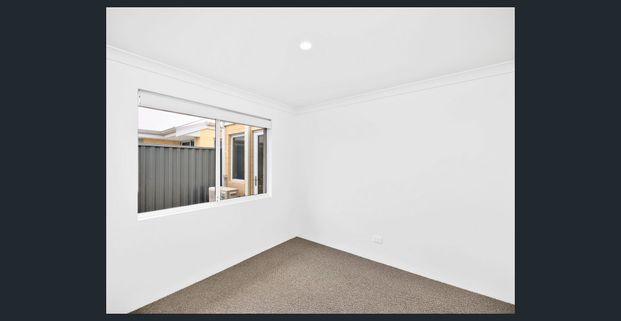 Gorgeous new home with Park view - Photo 1