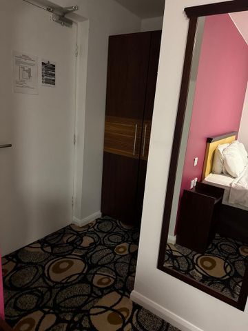 1 bedroom in a house share to rent - Photo 4