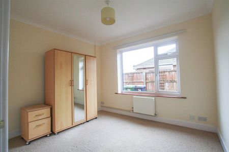 Long Lane Bradwell, Great Yarmouth - Photo 3