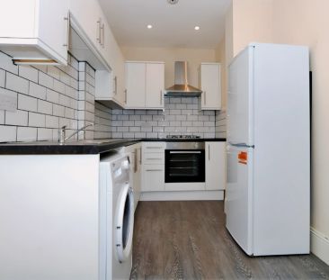 2Bedrooms, 1Bathrooms - Photo 2