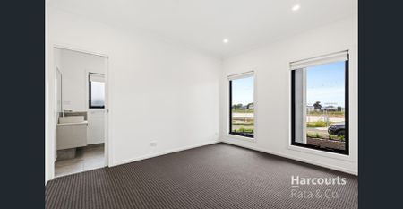 Spacious 4-Bedroom Home with Modern Features in Wollert - Photo 2