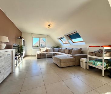 Zeer knap, ruim appartement met 2 slpks en garage - Photo 3