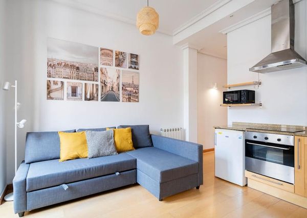 Calle de Cervantes, Madrid, Community of Madrid 28014