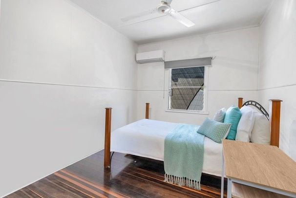 Upstairs Unit in Quite Complex - Convenient Location - Photo 1