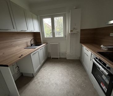 Location Appartement 3 pièces 65m² LE CREUSOT 71200 - Photo 3