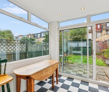 4 bedroom terraced house to rent - Photo 1