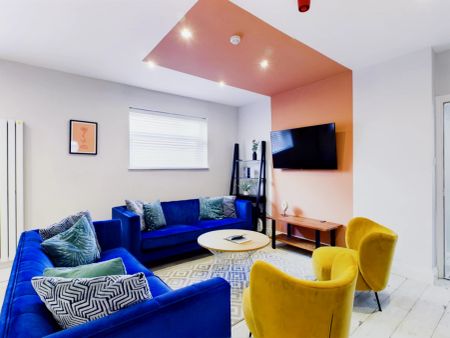 Flat 3 - 3 Bedroom House - Photo 2