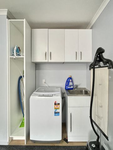 Luxury & Comfort - 4 Bedroom house - Photo 5