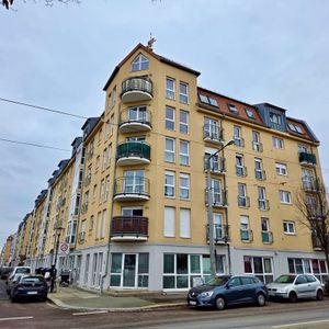 TOP sanierte und möbilierte 2 - Zimmer Wohnung mit Balkon und Einbauküche - Photo 2