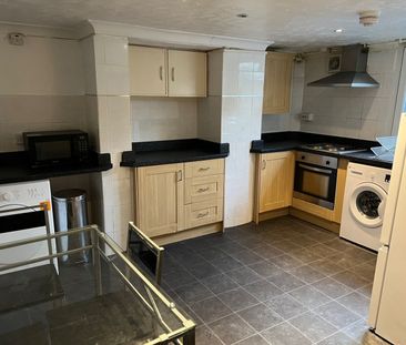 2 Bed Terraced House, Quarry Mount Place, LS6 - Photo 4