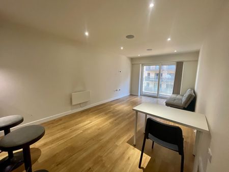 2 Bed Flat, Empire House, NW9 - Photo 2