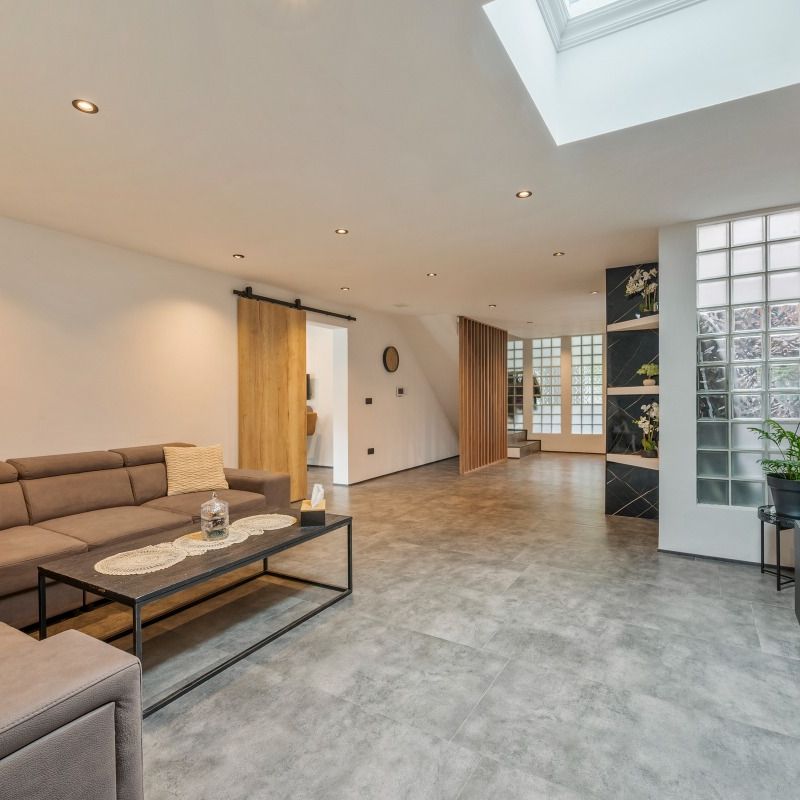 Ruime gerenoveerde eengezinswoning met 5 slaapkamers! - Foto 1