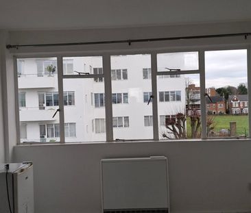 Studio Flat, Pullman Court, SW2 - Photo 4