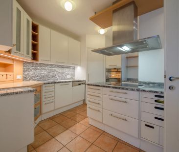 Befristete luxuriöse Dachgeschosswohnung im Stilaltbau - Blick über... - Foto 3