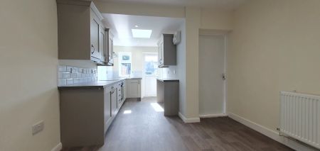 5 bed terraced house to rent in Beecheno Road, Norwich, NR5 - Photo 4