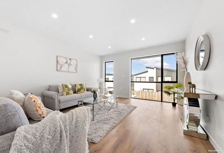 NEWLY built sunny FOUR bedroom townhouse in Hobsonville - Photo 4