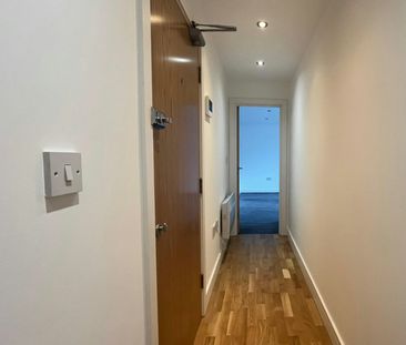 Flat to rent on - Photo 1