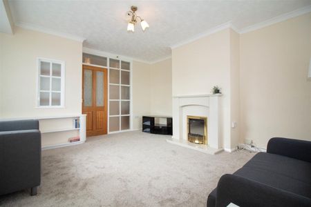 2 Bedroom Flat - Ground Floor - Photo 2