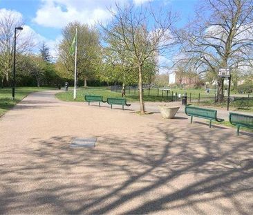 2 bedroom ground floor flat to rent - Photo 1