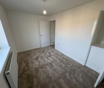 2 bedroom semi-detached house to rent - Photo 3