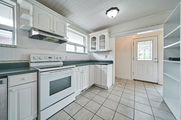 For Lease - 213 Cabot Street, Oshawa, Ontario - Photo 1