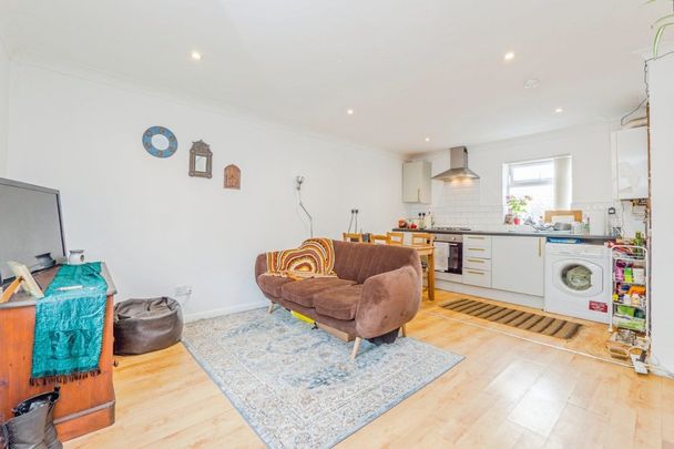 Railway Street - Photo 1