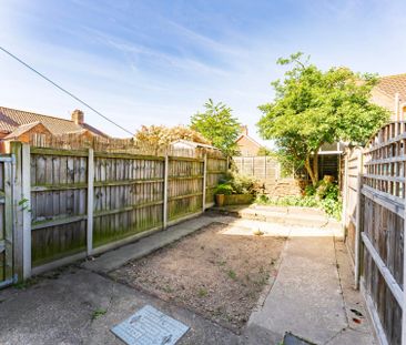 Kings Road, Dereham, NR19 - Photo 3