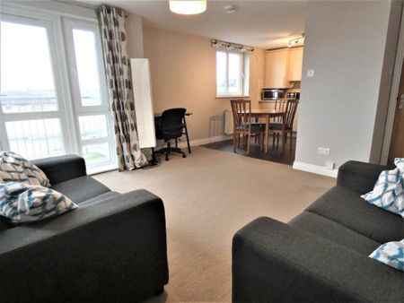 2 bedroom flat to rent - Photo 2
