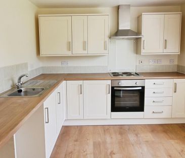 2 bedroom ground floor flat to rent - Photo 5