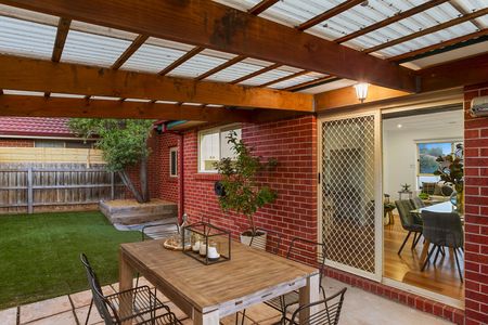 14 Armstrong Close, Keilor East VIC 3033 - Photo 3