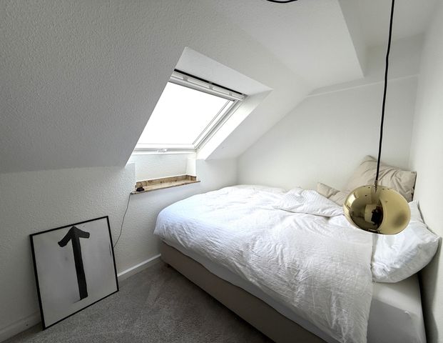 Stilvolle Dachgeschosswohnung mit gehobener Ausstattung in Buer | ein Raumwunder auf ca. 38 m² - Photo 1