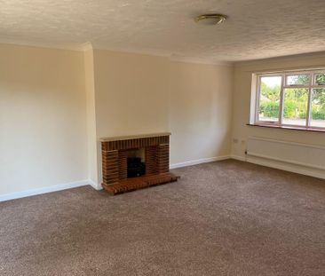 3 bedroom detached bungalow to rent - Photo 1