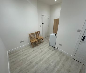 Studio Flat, Catford Hill, SE6 - Photo 3