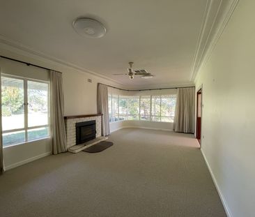 Home with stunning views & rural feel - Photo 5