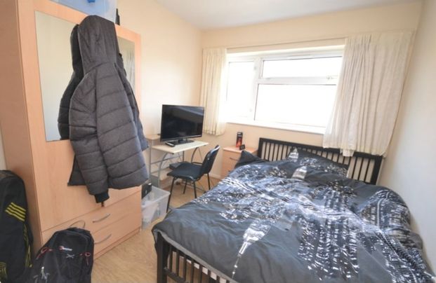 3 Bed Flat, Loughborough Road, NG2 - Photo 1